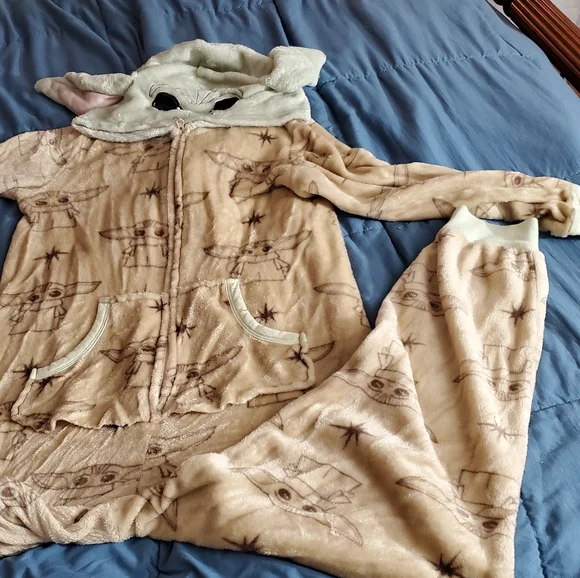 Grogu PJs - Picture 1 of 6
